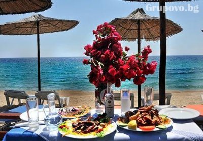 26 Юли - 30 Септември на брега на морето в хотел Angelos Garden, Халкидики, Гърция. Нощувка със закуска и вечеря на ТОП ЦЕНИ
