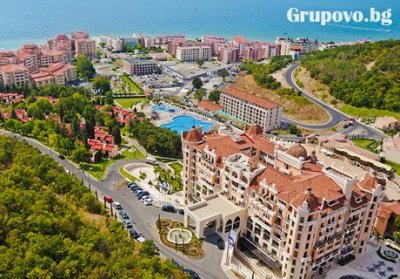 Релакс в Роял Касъл Дизайн & СПА 5* Елените. Нощувка със закуска и вечеря (HB+). За всички басейн, шезлонг, чадър на плажа и вход за Аквапарк