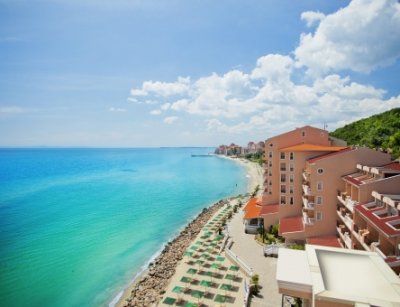 първа линия - хотел Роял Бей**** Елените! All inclusive + чадър и шезлонг на плажа и басейна + безплатен вход за Аквапарк!!!
