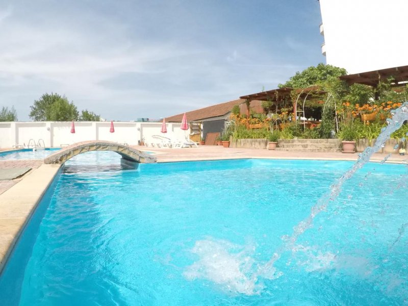 Хотел Алба Фемили - Снимка 8