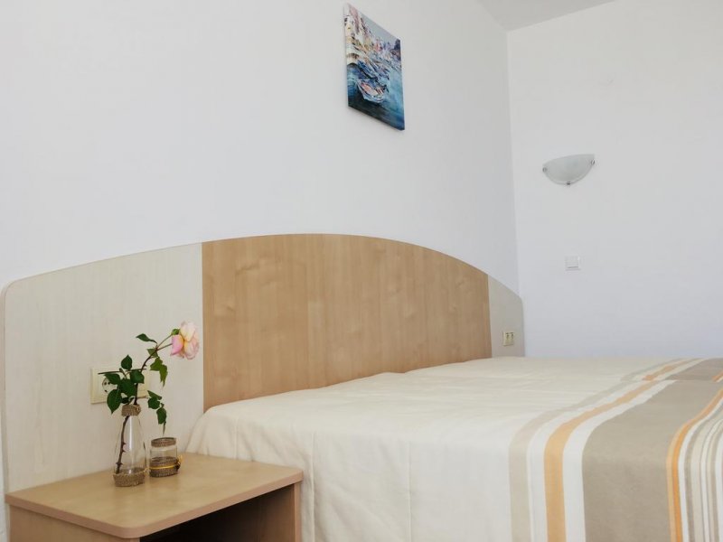 Хотел Алба Фемили - Снимка 2