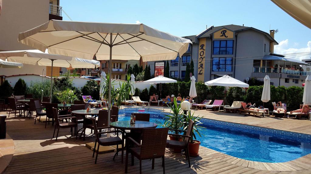 Еднодневен пакет + ползване на басейн в хотел Кантилена, Слънчев бряг - Снимка 