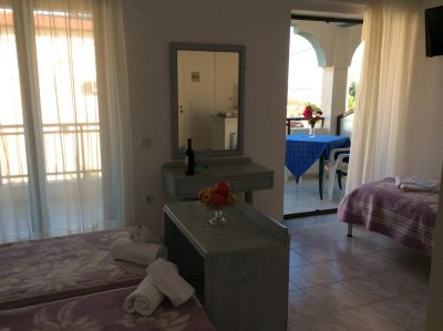 The Hotel Melissa Gold Coast - Снимка 4