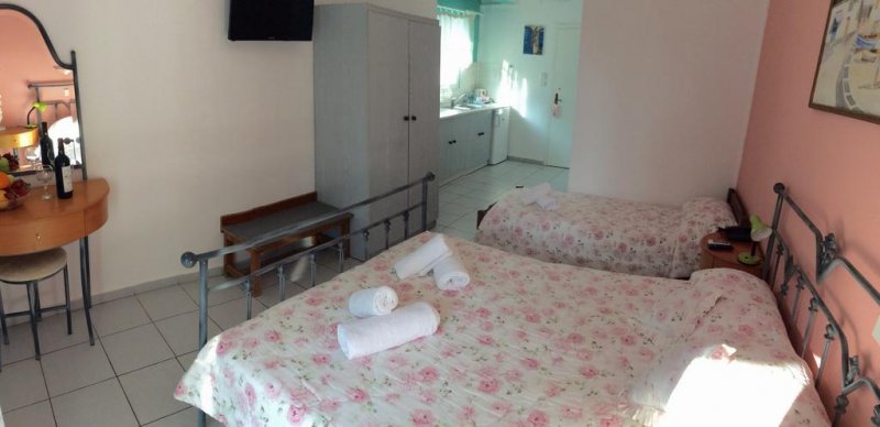 The Hotel Melissa Gold Coast - Снимка 9