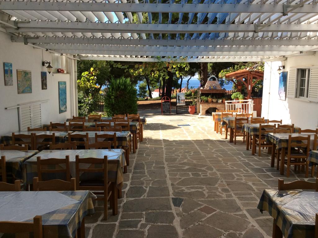 Last minute: 3 нощувки със закуски и вечери в хотел Melissa 2*, Халкидики, Гърция през Май и Юни! - Снимка 17