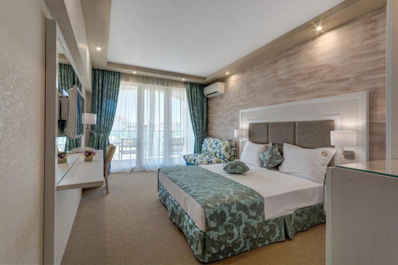 Хотел Сиена Палас - Снимка 1