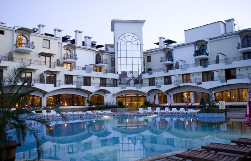 Хотел Мартинез - Снимка 0