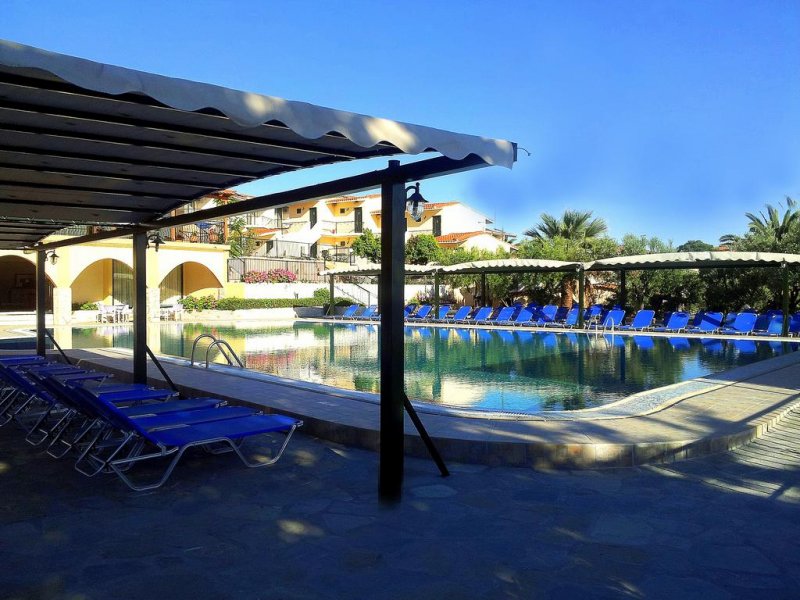 Village Mare Hotel - Снимка 2