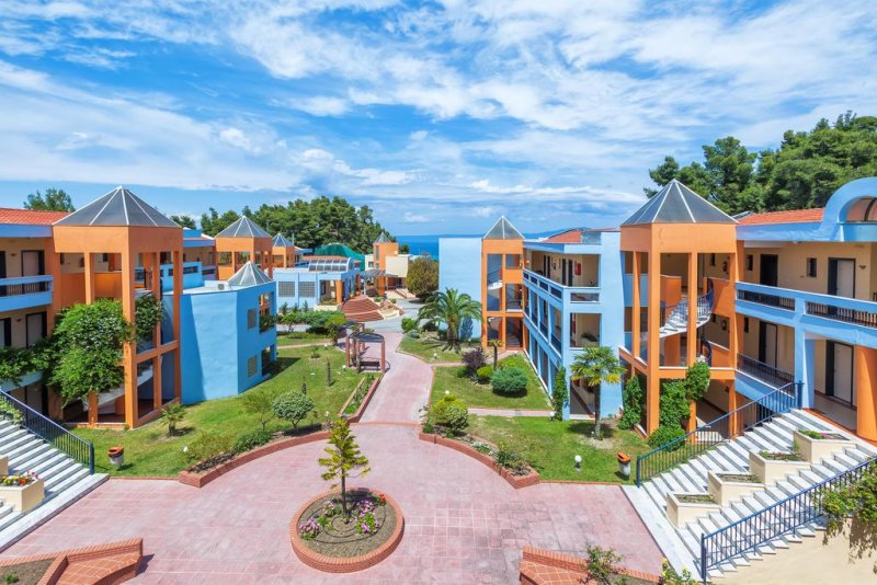 Atrium Hotel - Снимка 3