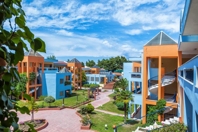 Atrium Hotel - Снимка 11