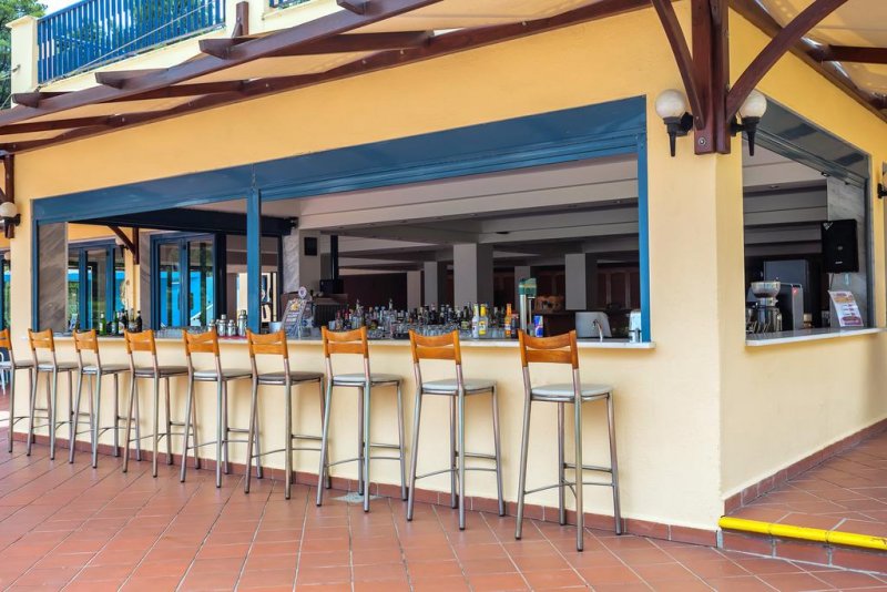 Atrium Hotel - Снимка 7