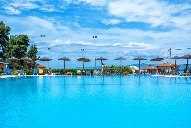 Atrium Hotel - Снимка 2