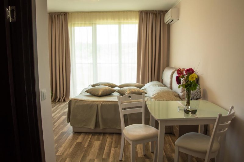 Хотел Лонг Бийч - Снимка 1