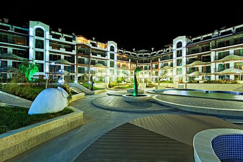 Роуз Гардънс Апарт Хотел - Снимка 0