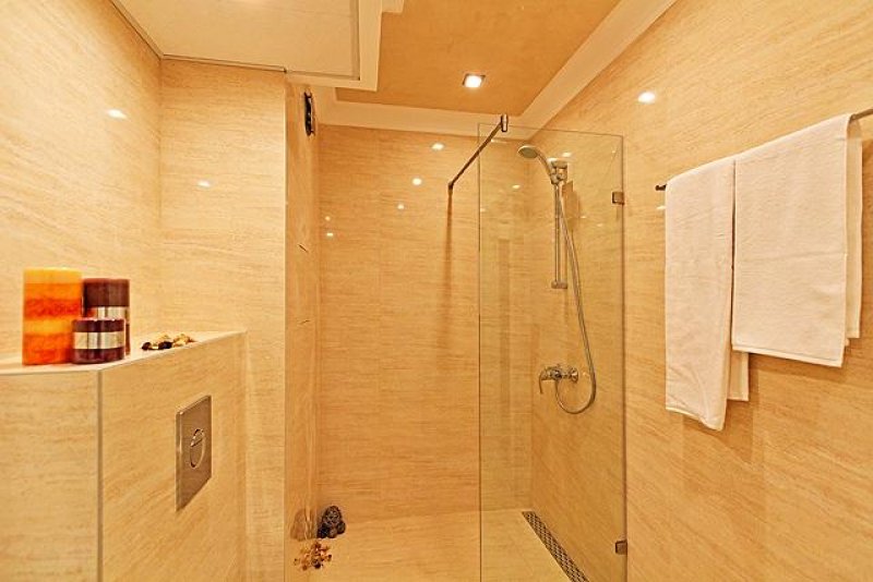 Роуз Гардънс Апарт Хотел - Снимка 1