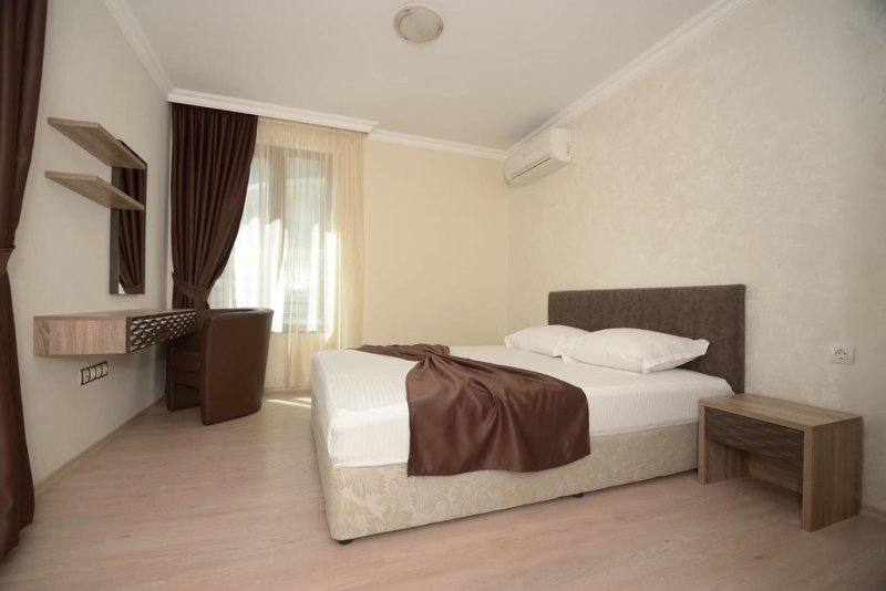 Роуз Гардънс Апарт Хотел - Снимка 10