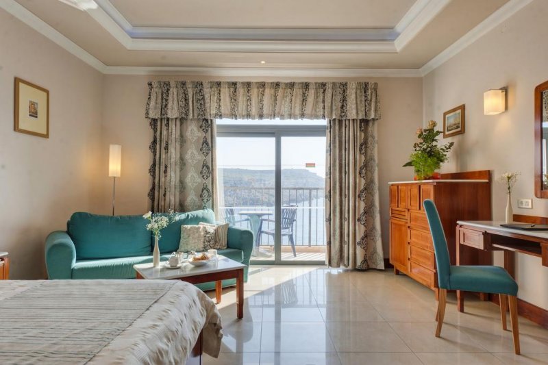 Paradise Bay Hotel - Снимка 3