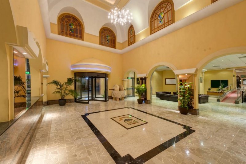 Paradise Bay Hotel - Снимка 2