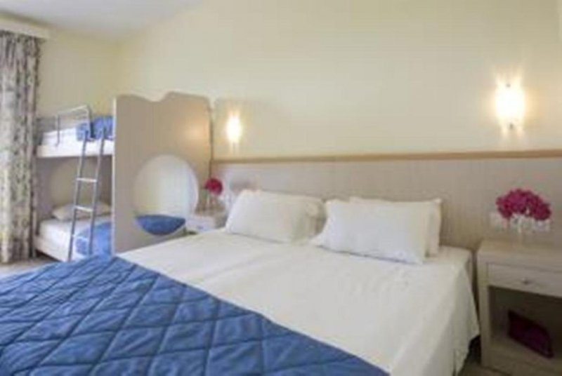 Mareblue Beach - Снимка 8