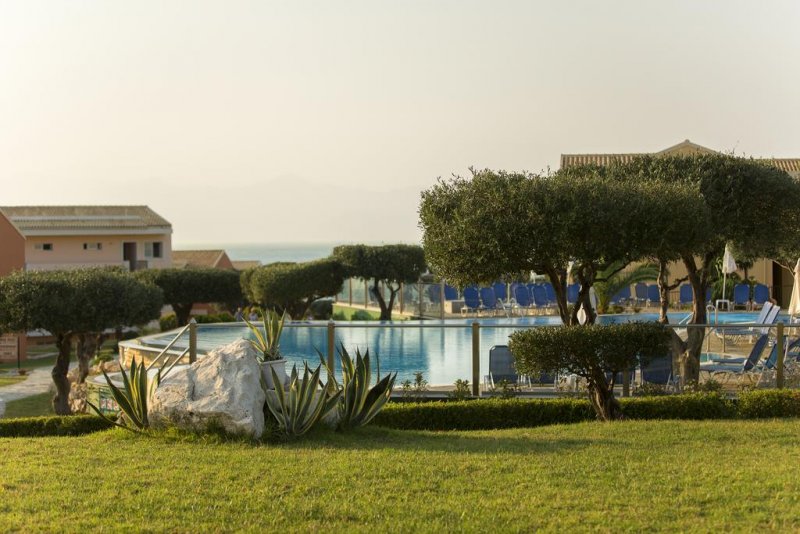 Mareblue Beach - Снимка 7