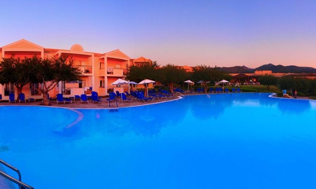 Великден в Гърция: 3 нощувки, All Inclusive в хотел Mareblue Beach 4*, o.Корфу! Дете до 11.99г. - безплатно! - Снимка 