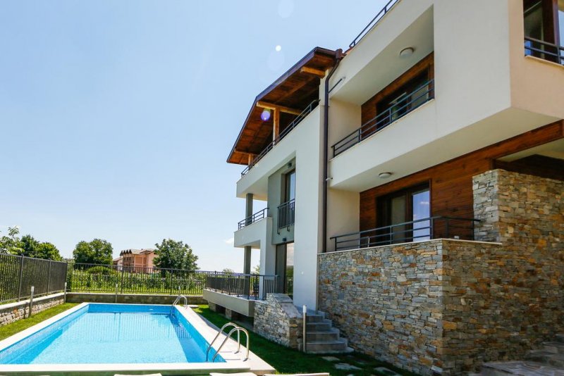 Twin House - Снимка 9