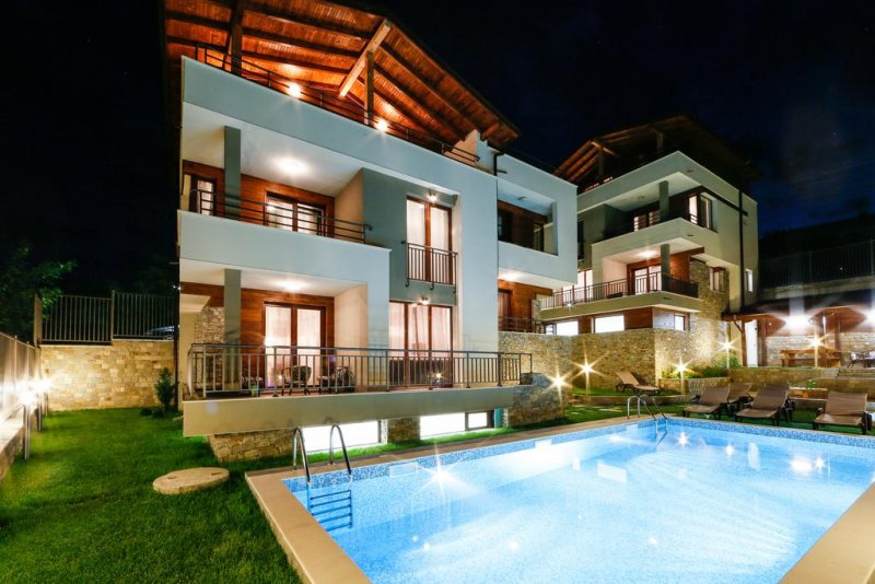 Twin House - Снимка 2