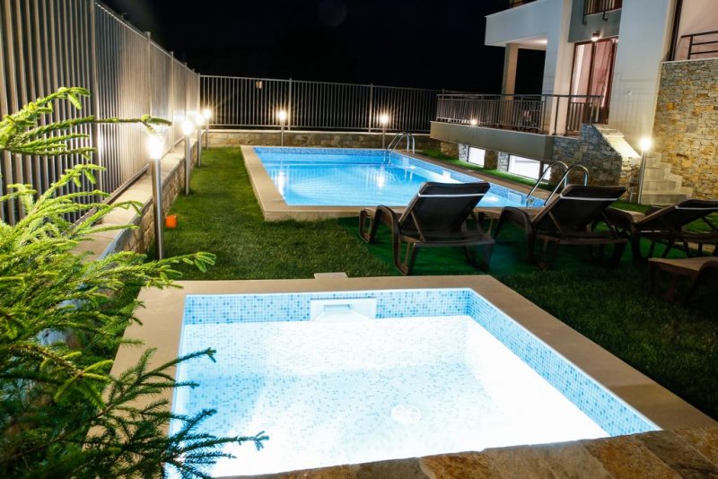 Twin House - Снимка 8