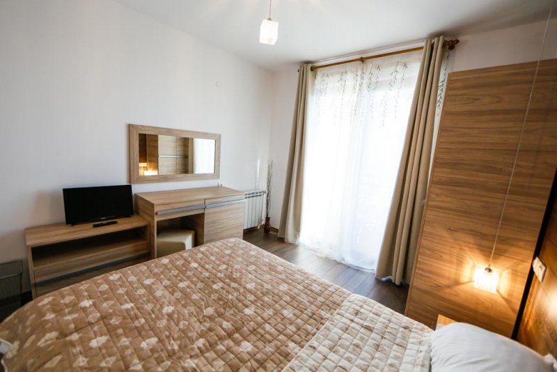 Twin House - Снимка 8