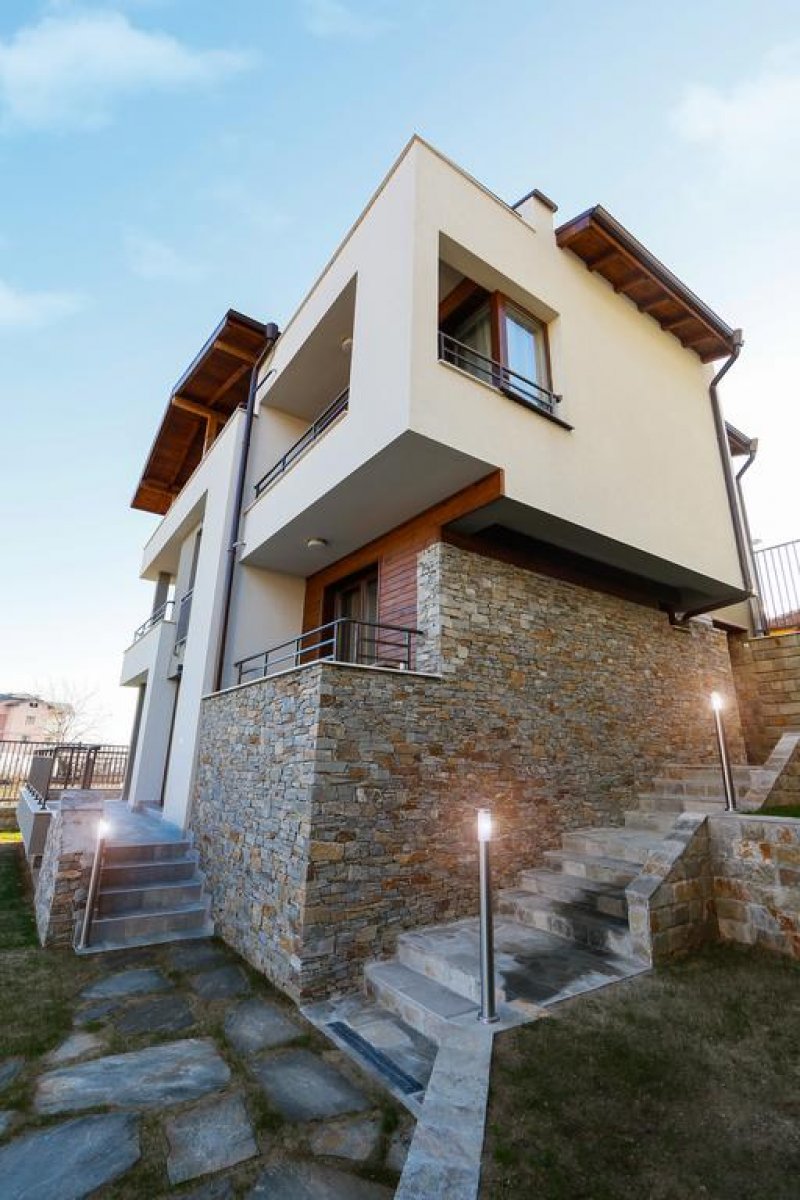 Twin House - Снимка 9