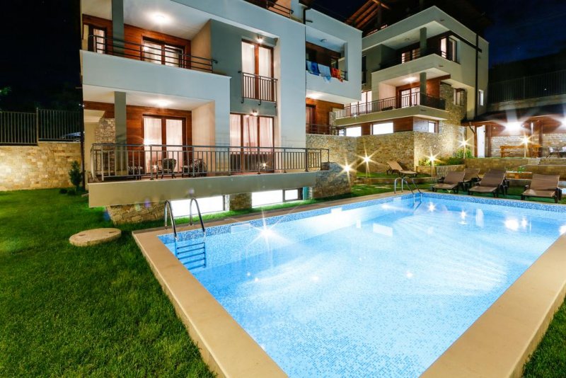 Twin House - Снимка 1