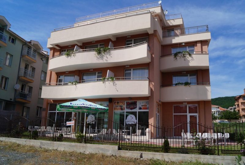 Къща за гости Козаров - Снимка 8