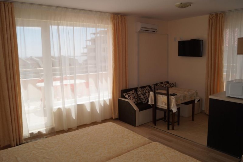 Къща за гости Козаров - Снимка 9