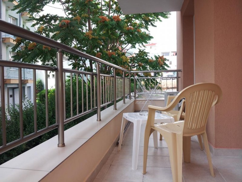 Къща за гости Козаров - Снимка 8