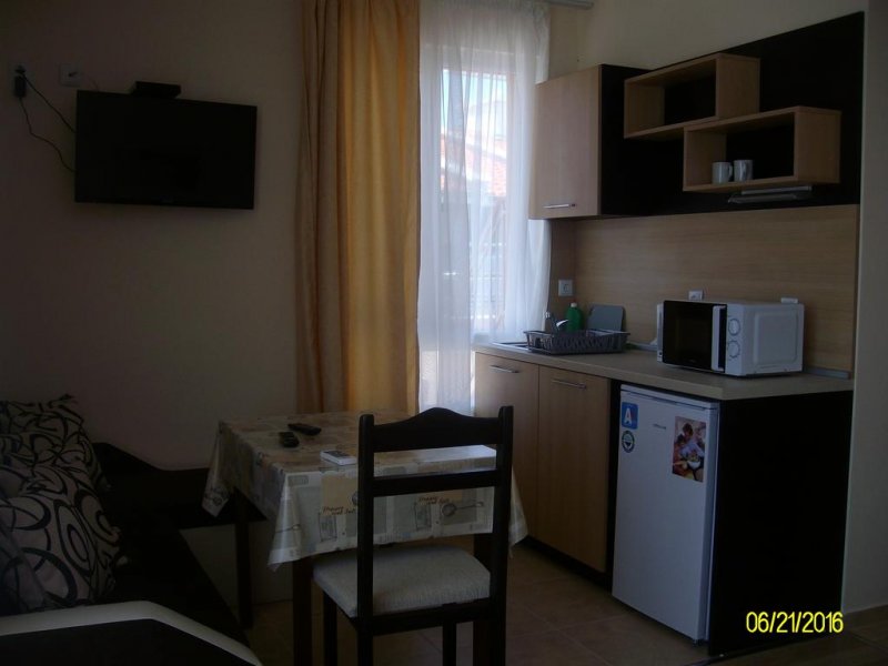 Къща за гости Козаров - Снимка 8