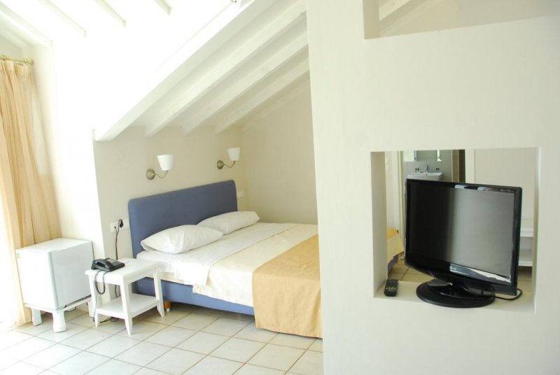 Saint George Hotel - Снимка 3