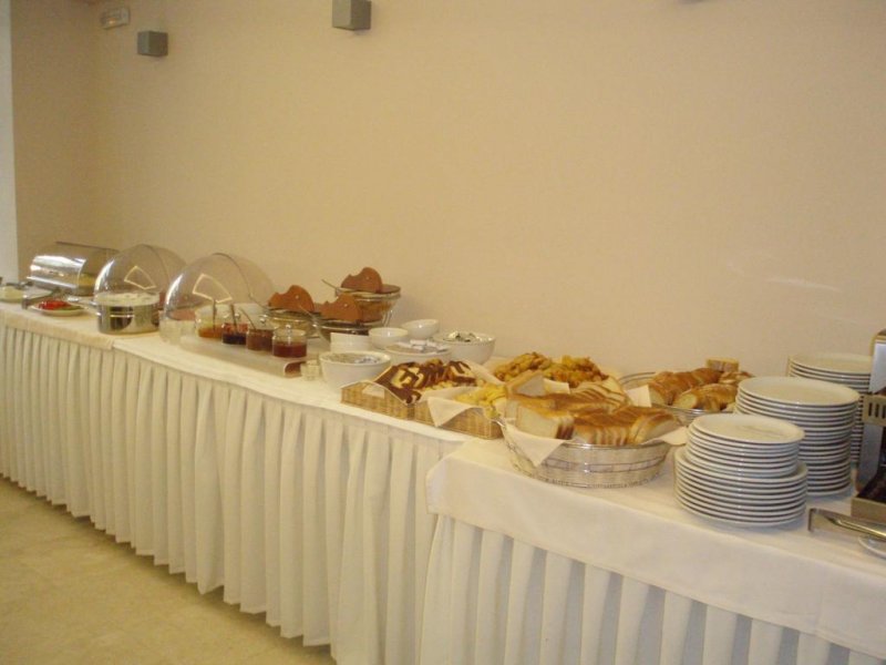 Saint George Hotel - Снимка 2