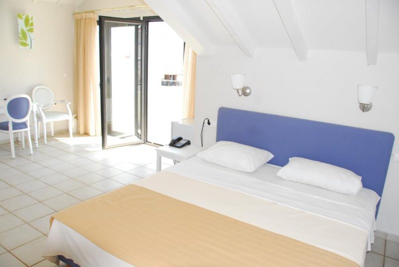 Saint George Hotel - Снимка 9