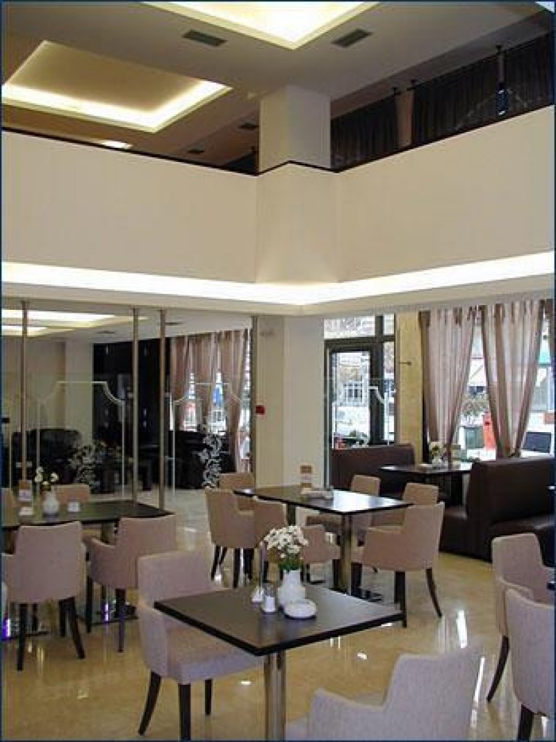 Saint George Hotel - Снимка 10