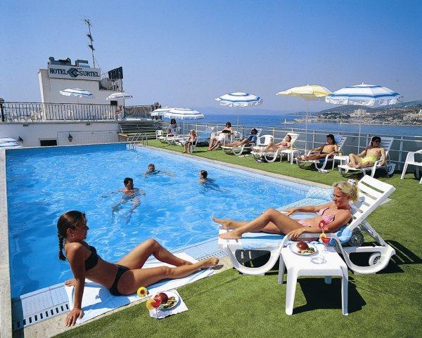 На море в Кушадасъ, Турция! 5 нощувки на база All inclusive + басейн от хотел Surtel - Снимка 