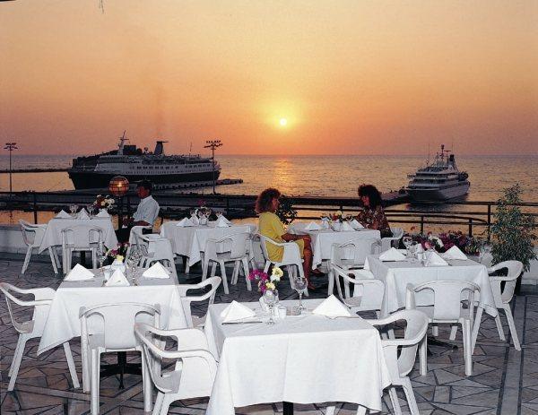 На море в Кушадасъ, Турция! 5 нощувки на база All inclusive + басейн от хотел Surtel - Снимка 24
