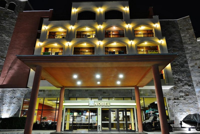 Хотел Нобел - Снимка 0