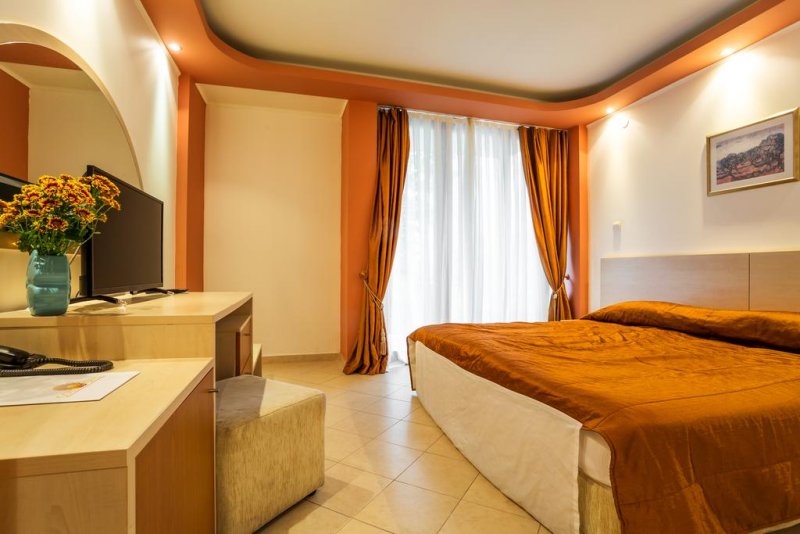 Хотел Златна перла - Снимка 7