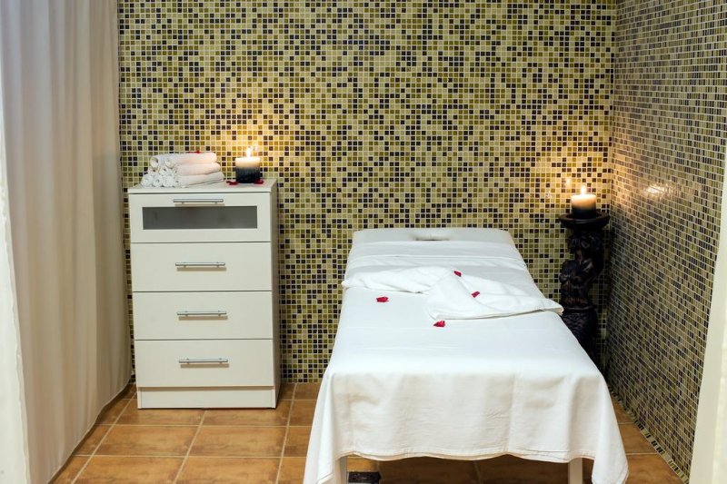 Оук Резиденс Апартхотел - Снимка 2