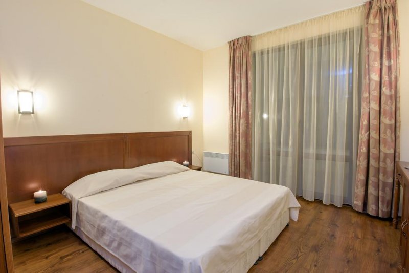 Оук Резиденс Апартхотел - Снимка 10