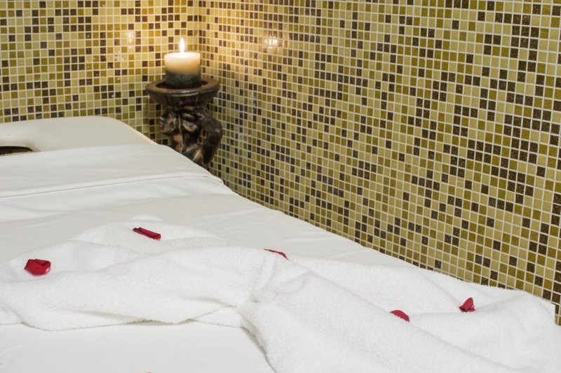 Оук Резиденс Апартхотел - Снимка 1