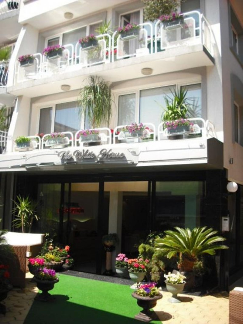 Къща за гости Бялата къща - Снимка 9