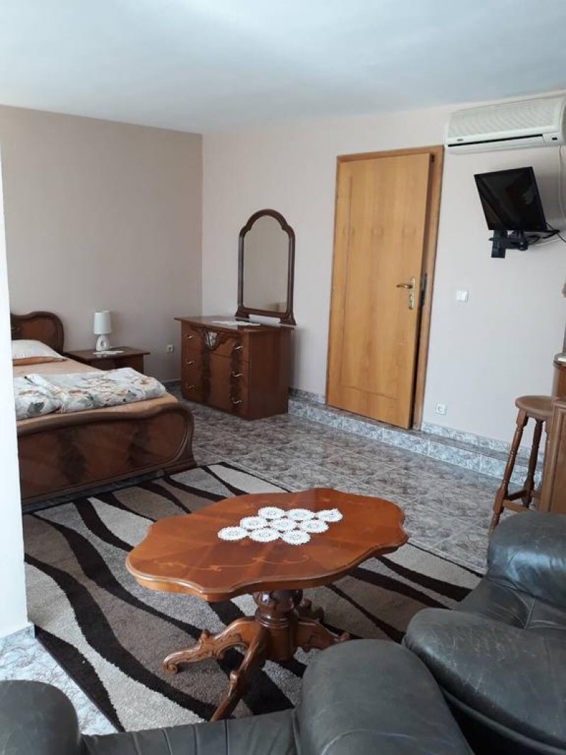 Къща за гости Бялата къща - Снимка 2