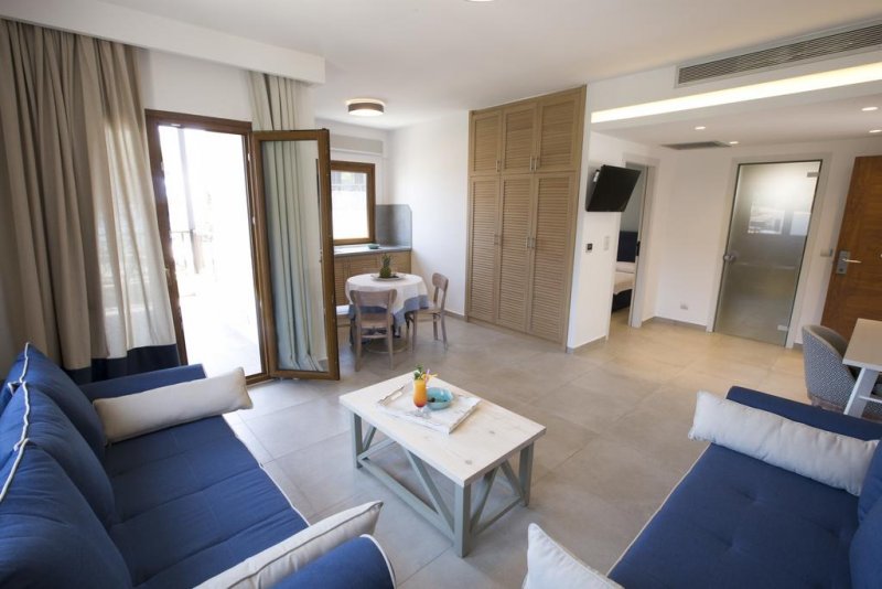 Elani Bay Resort - Снимка 7