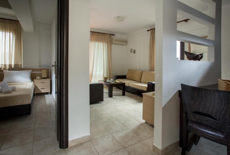 Elani Bay Resort - Снимка 9